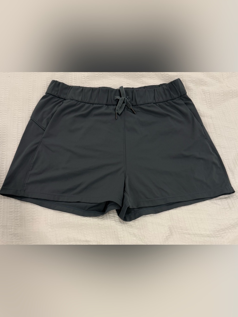 Willit Women’s Athletic Shorts With Pockets size Large.